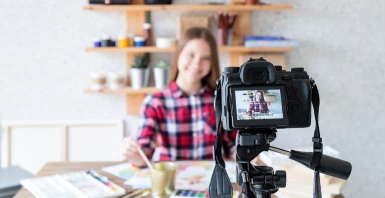 El 60% de los latinoamericanos desconfía de los influencers según estudio de Untold